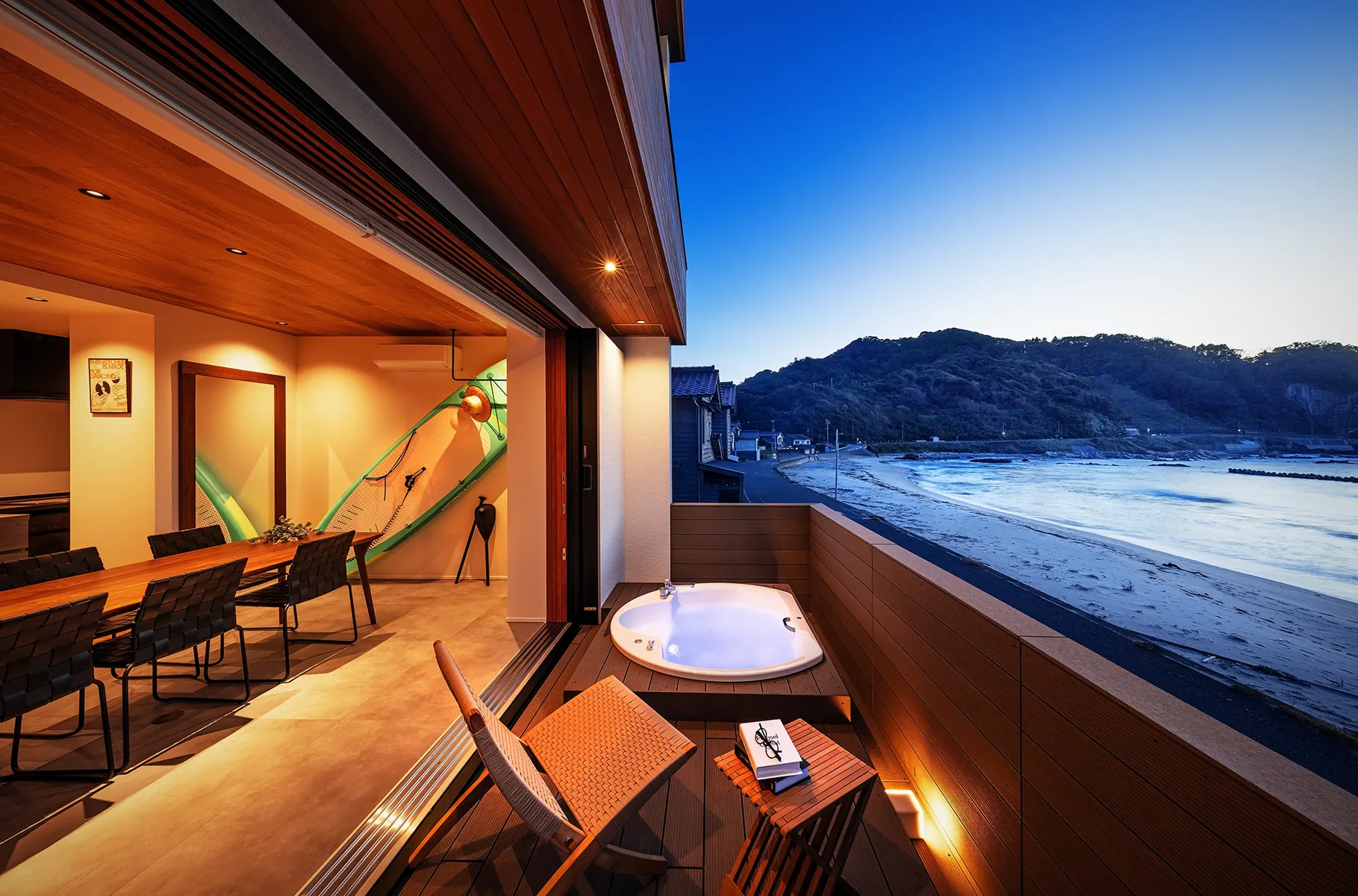 外部デッキ夕景